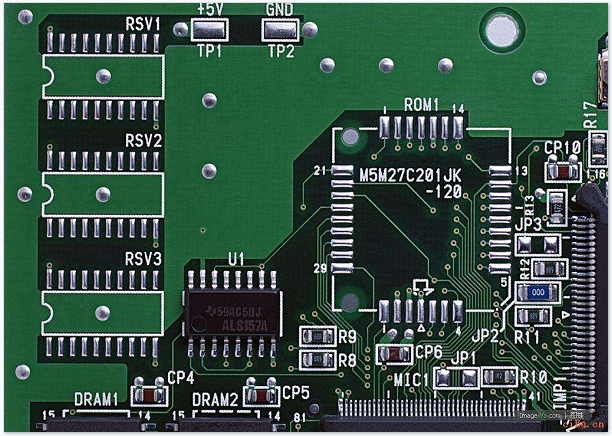 两层PCB板间是用什么连接相通的