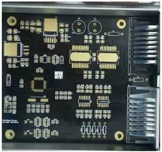 为什么PCB板最常见的是绿色